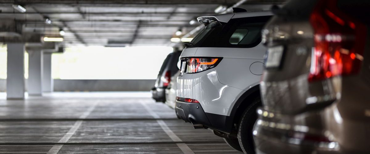 Mandat za parkowanie – za co grozi i jakie są aktualne kwoty mandatów? (Taryfikator 2025/2026)