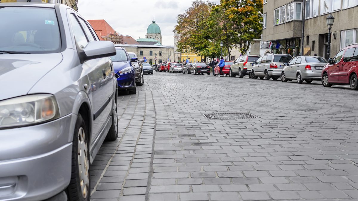 parking stare miasto